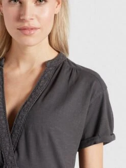 Khujo Damen T-Shirt - SILJE 15 Khujo Damen T-Shirt - SILJE -Khujo Store Damen T Shirt SILJE pdstandard 528442 0002 modeldetail 2