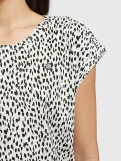 Khujo Damen T-Shirt - TALAJA2 GEPARD AOP -Khujo Store Damen T Shirt TALAJA2 GEPARD AOP pdstandard 624974 0001 modeldetail 1